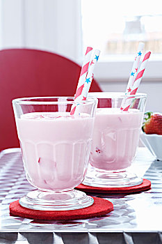 草莓奶昔,吸管,美国