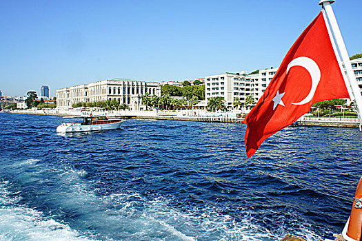 土耳其伊斯坦布尔金角湾,土耳其国旗