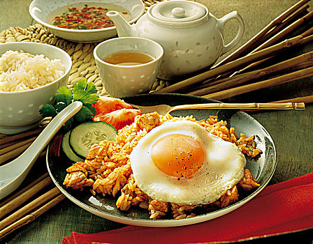 鸡肉,炒饭,煎鸡蛋,印度尼西亚,烹饪