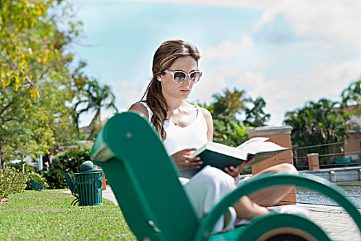 女人,读,书本,公园,长椅