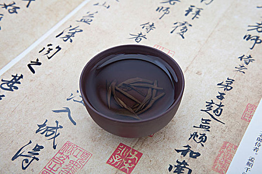 以永远在路上的坚韧和执着推进作风建设