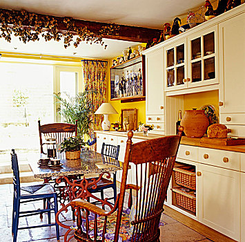 木椅,高,椅子,餐桌,白色,厨房,亮黄色,墙壁