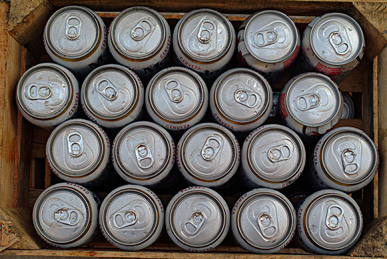 啤酒罐图片_啤酒罐高清图片_全景视觉