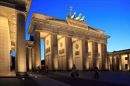 勃兰登堡门,泛光灯照明,黄昏,广场,中央区域,柏林,德国,欧洲