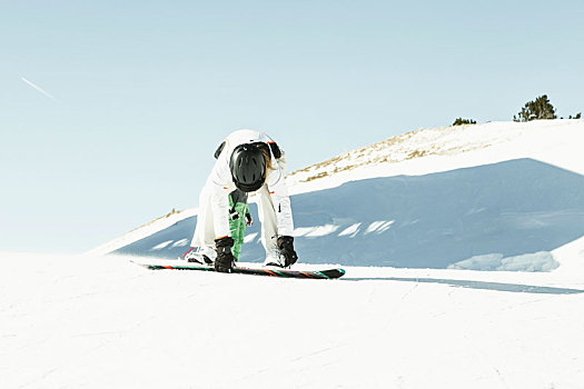 女性,滑雪板玩家,放,滑板,雪地,冬季运动,朦胧,冬季风景