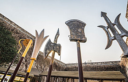 南京城墙内的古代兵器复制品