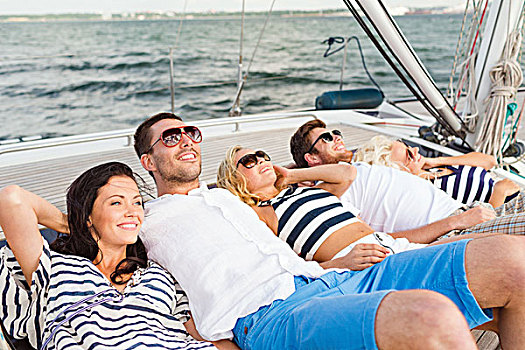 度假,旅行,海洋,友谊,人,概念,微笑,朋友,躺着,游艇,甲板