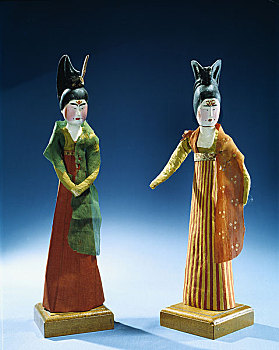 中国新疆吐鲁番出土的女木俑