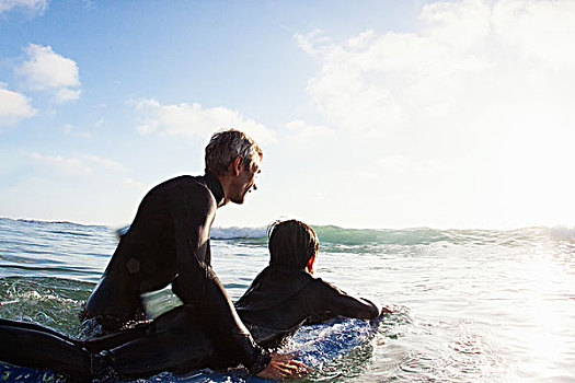 父子,海上,冲浪板,因西尼塔斯,加利福尼亚,美国
