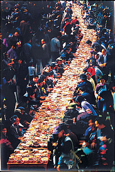 酒席,哈尼族,元阳,云南云南省楚雄州紫溪彝村长街宴