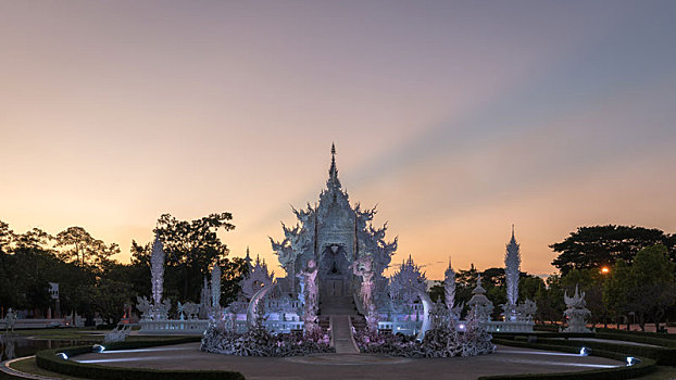泰国清迈清莱著名寺庙白庙