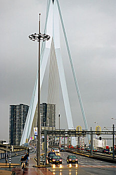 交通,伊拉斯谟斯桥,雨天,鹿特丹,荷兰南部,荷兰,欧洲