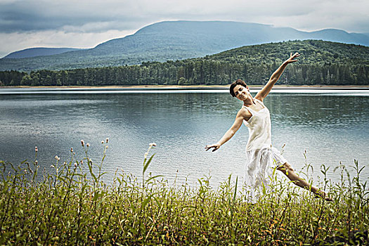 女人,跳舞,雅致,湖,岸边,靠近,纽约,美国