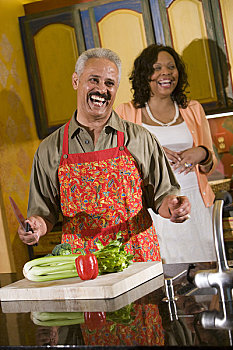 肖像,高兴,成熟,美国黑人,伴侣,笑,厨房,在家