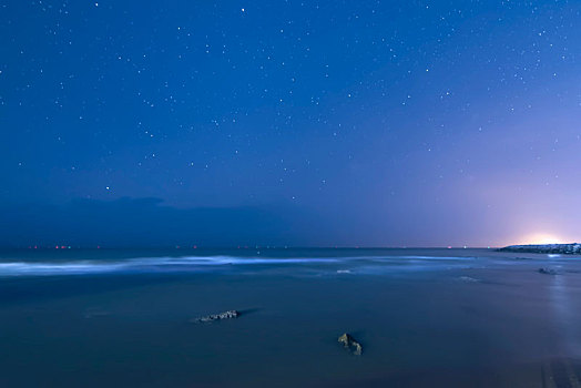 海南三亚乐东黎族自治县莺歌海夜景