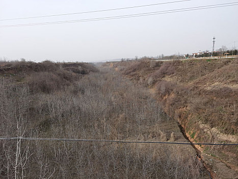 秦岭山下环山路口水库