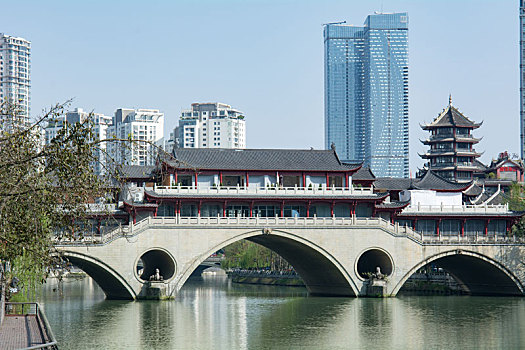 成都安順廊橋和香格里拉酒店