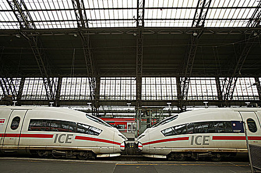 德国科隆火车站,高速列车