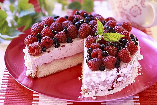 树莓,奶油蛋糕,蛋白甜饼