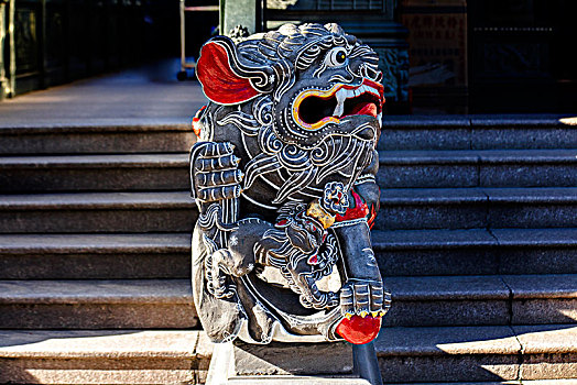 中国宗教信仰,寺庙大门重要的守护神,吉祥物石狮子