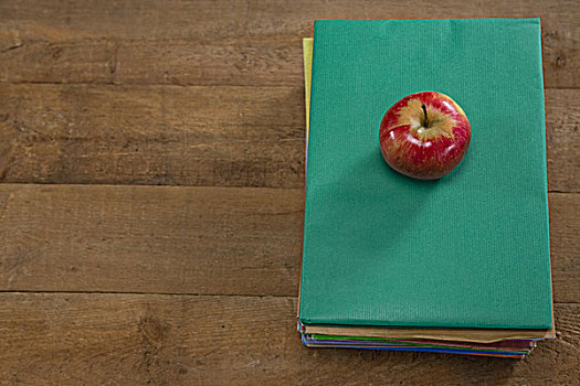 红苹果,书本,一堆,特写
