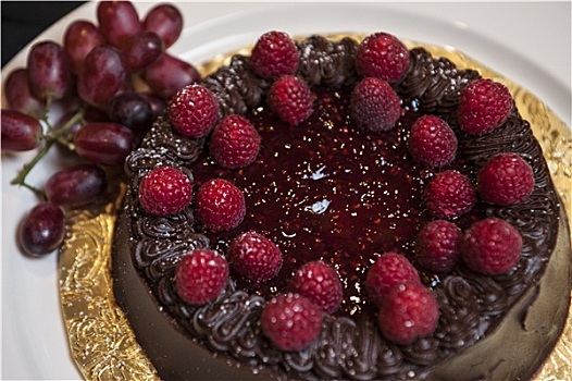 巧克力蛋糕,树莓