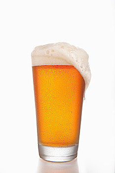 寒冷,玻璃,啤酒,泡沫,溢出,上方,白色背景