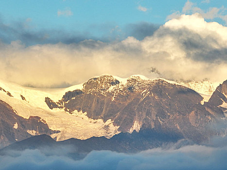 梅里雪山