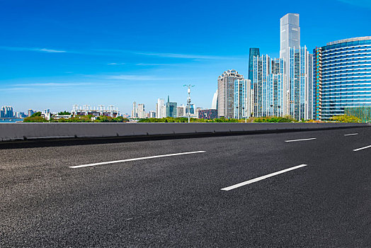 道路地砖和天津现代城市建筑天际线