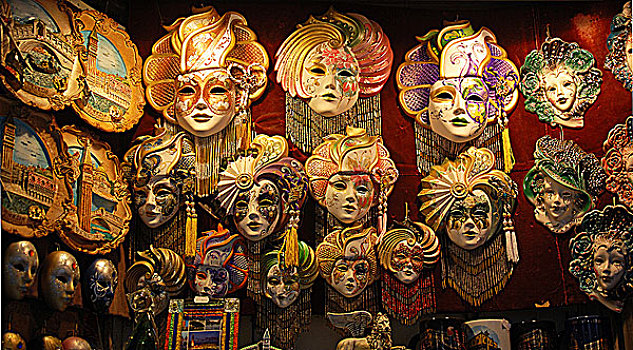 意大利威尼斯风情,狂欢节,路边小店出售各式假面具