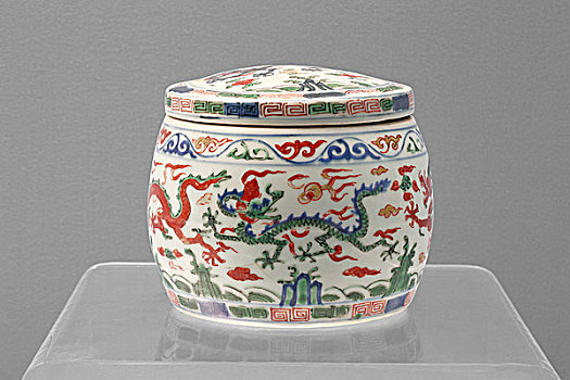 古代明朝瓷器盖罐