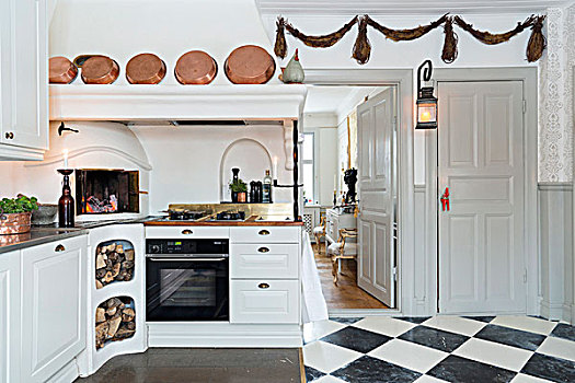 白色,厨房操作台,壁炉,铜质平底锅,壁炉台