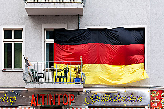 巨大,德国,旗帜,遮盖,窗户,公寓,露台,烧烤,鸡,仰视,柏林,欧洲