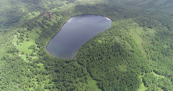 内蒙古阿尔山,航拍驼峰岭天池