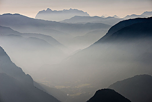 山,阿尔卑斯山,秋天,雾气,风景