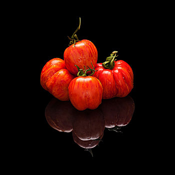堆,西红柿,隔绝,黑色背景