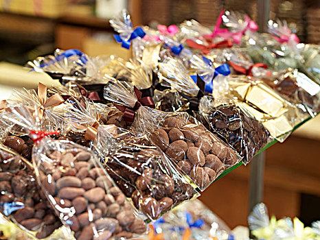 近摄,什锦巧克力,玻璃纸,袋,货架,在商店,巧克力,米歇尔,巴黎,法国