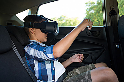 少男,虚拟现实,耳机,后座,汽车