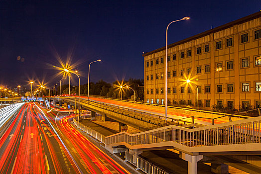 北京立交桥夜景,车流