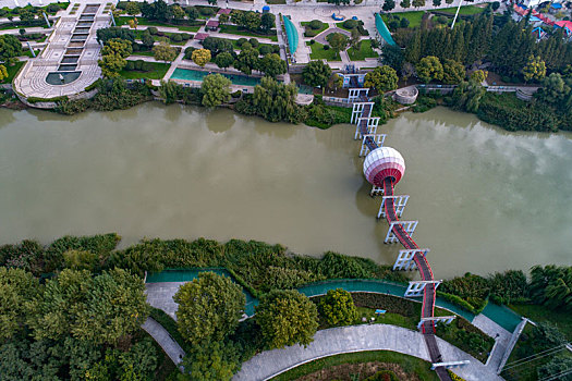 江苏省淮安市古淮河上的中国南北地理分界线标志球