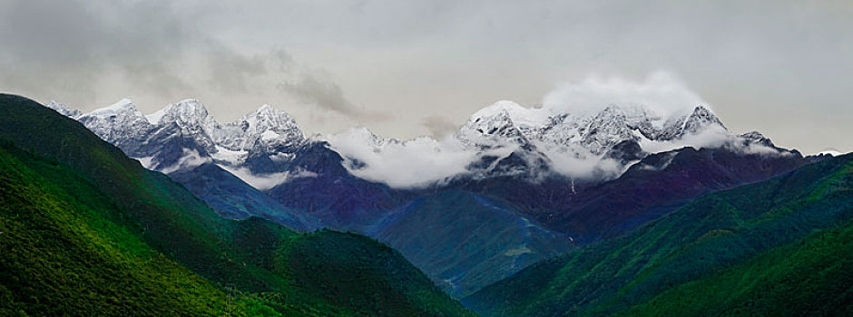 西藏折多塘雪山