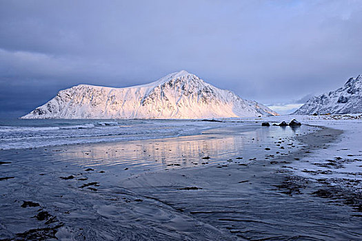 海滩,积雪,山,背景,冬天,罗弗敦群岛,挪威,斯堪的纳维亚