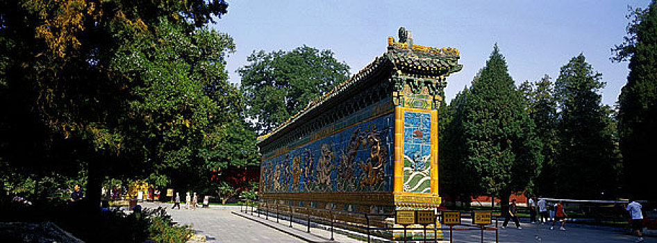 北京北海公园·九龙壁
