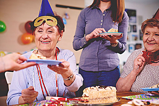 老年,女人,生日蛋糕,聚会