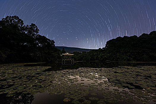 水榭夜色