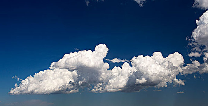绒毛状,白云,蓝天,卡尔加里,艾伯塔省,加拿大