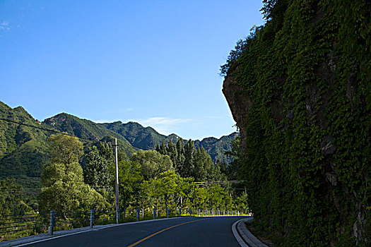 干净的柏油路公路