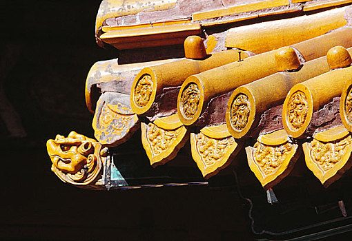 北京故宫永寿殿小亭子上的琉璃瓦当