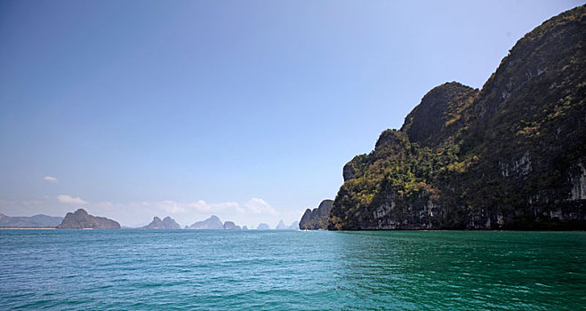 蓝天下的泰国普吉岛