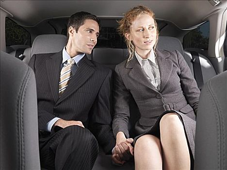 男人,女人,握手,背影,汽车伴侣,握手伴侣,握手马路上推着汽车的情侣